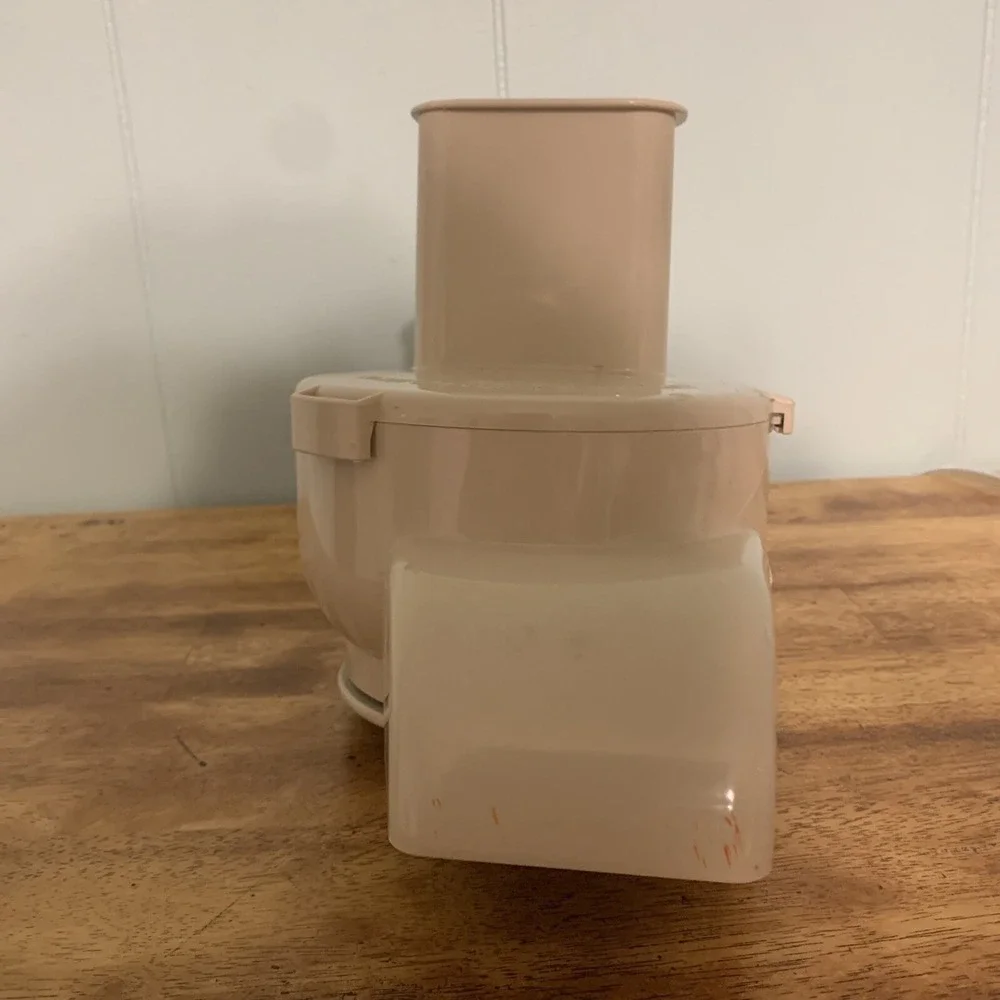 West Bend High Performance Food Processor 6500 Shredder Attachment W Pusher